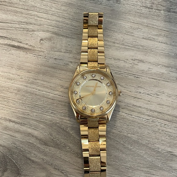 Gold Michael Kors watch EUC with box - Picture 3 of 7